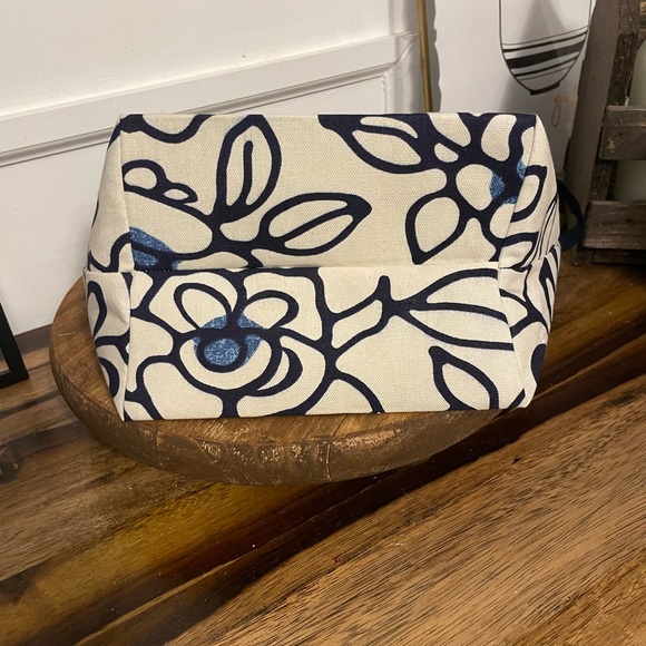 Canvas lined basket, catch-all, Easter, organize, unique, sunflowers. 2 designs - Picture 3 of 7